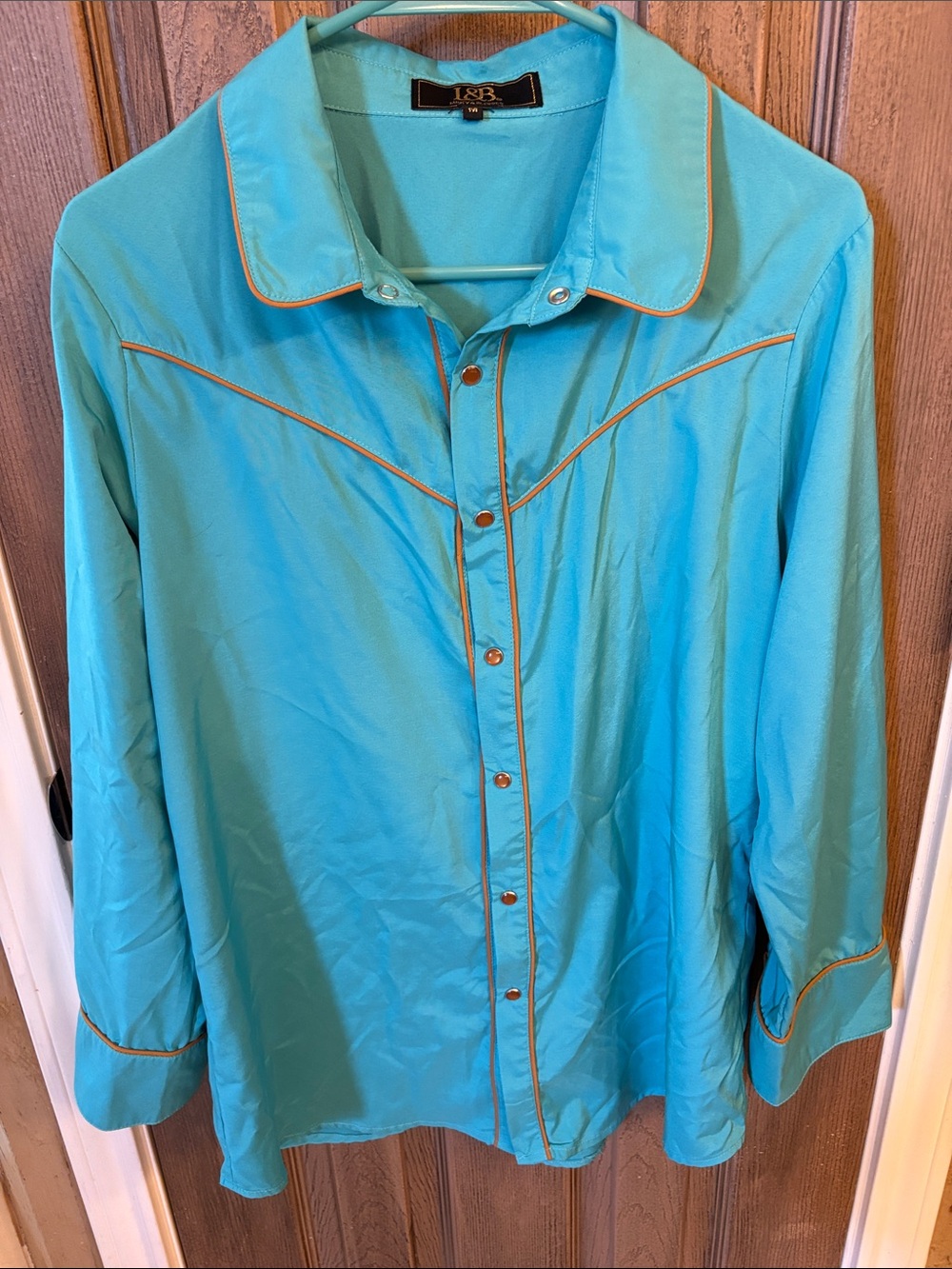 L&B Women Turquoise Button-Down Shirt (snaps) with Tan Piping